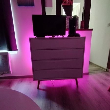 Studio Charmant Confortable Tv Centre Ville Louviers Extérieur photo