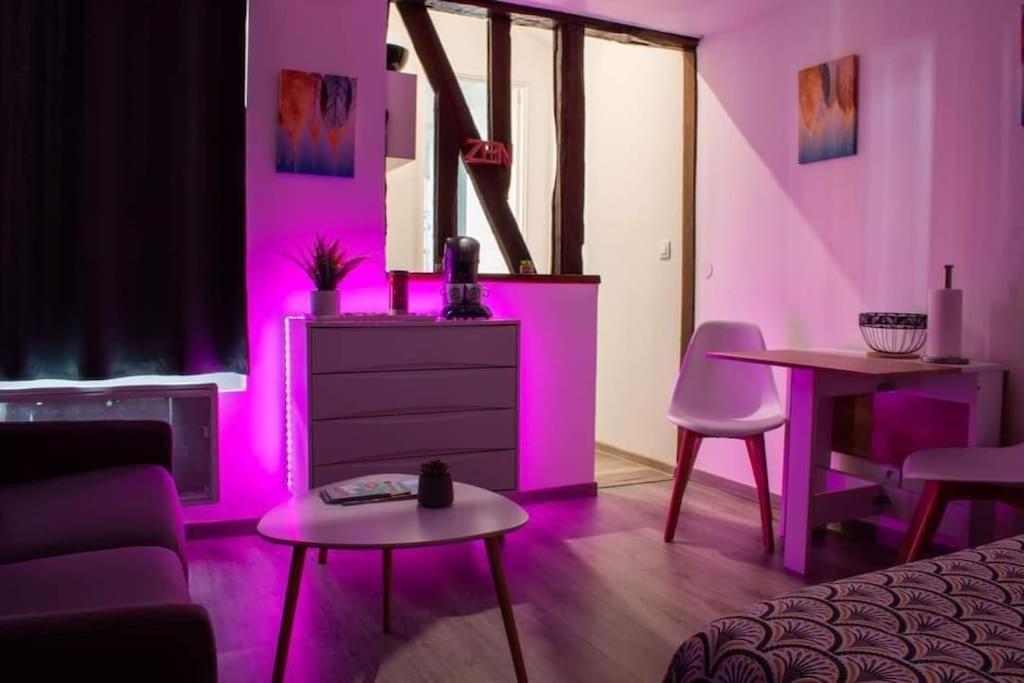 Studio Charmant Confortable Tv Centre Ville Louviers Extérieur photo